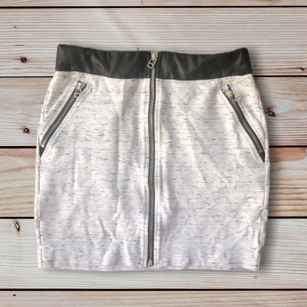 Aritzia Wilfed Free Beige Speckled Printed Mini Skirt Front Zip Size 8